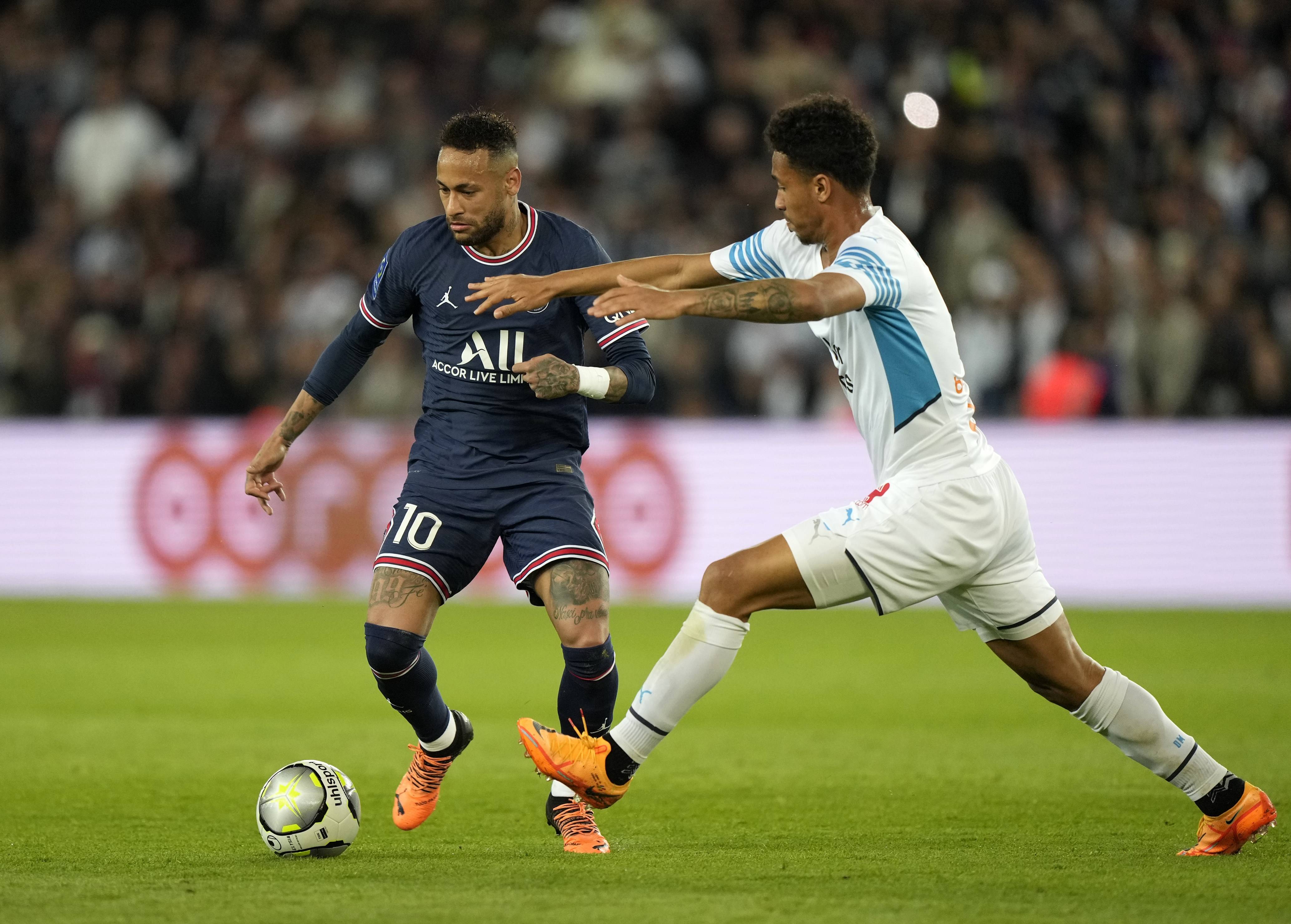 巴黎圣日耳曼再胜一仗，领跑联赛的简单介绍